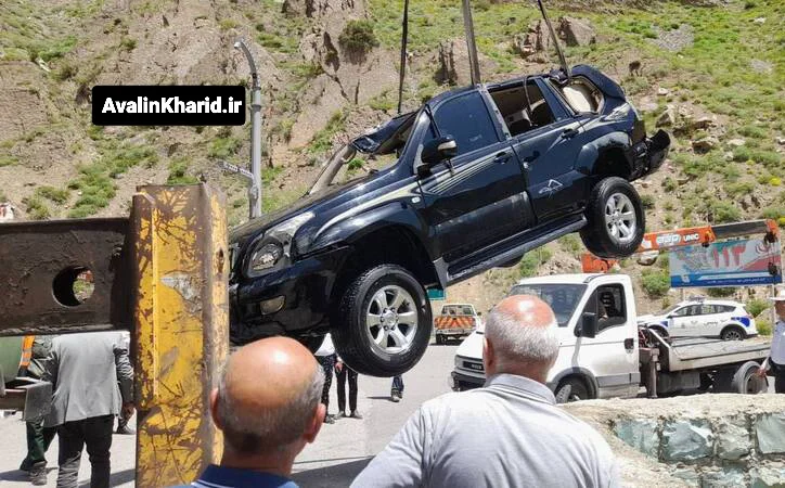 سقوط پرادو در رودخانه کرج